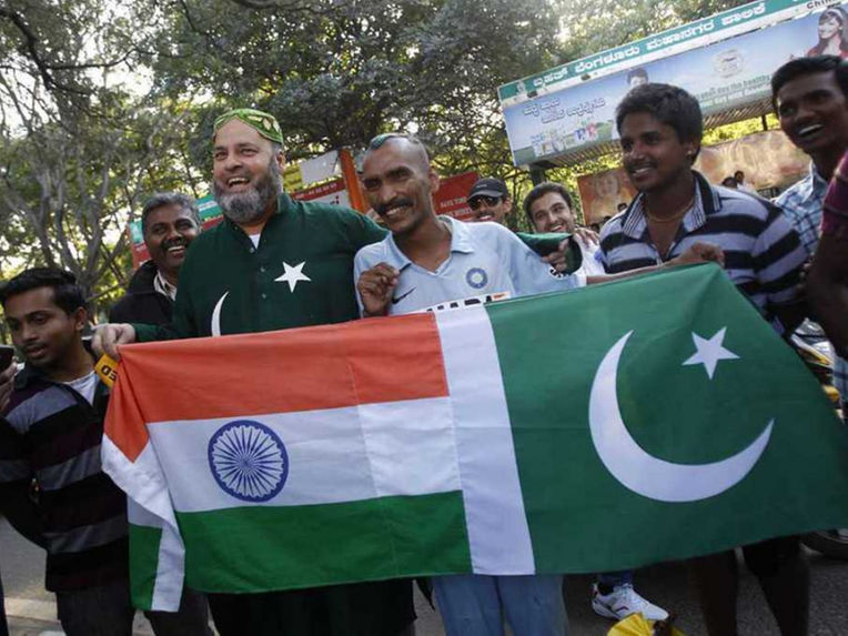 india-pakistan-fans