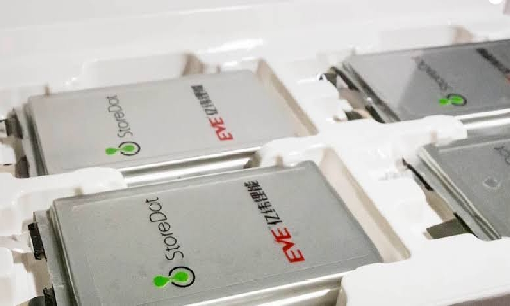 In Just 5 Minutes, This Car Battery Recharges Fully