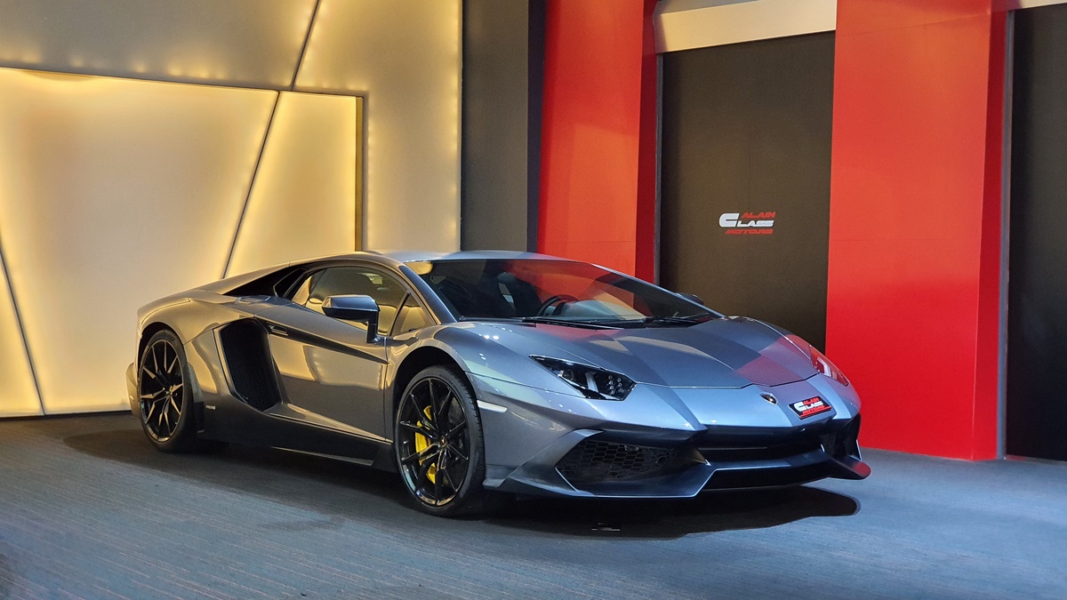 Lamborghini Aventador lp700 в хроме