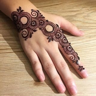 5 Minimalist Mehndi Designs For Everyday Look