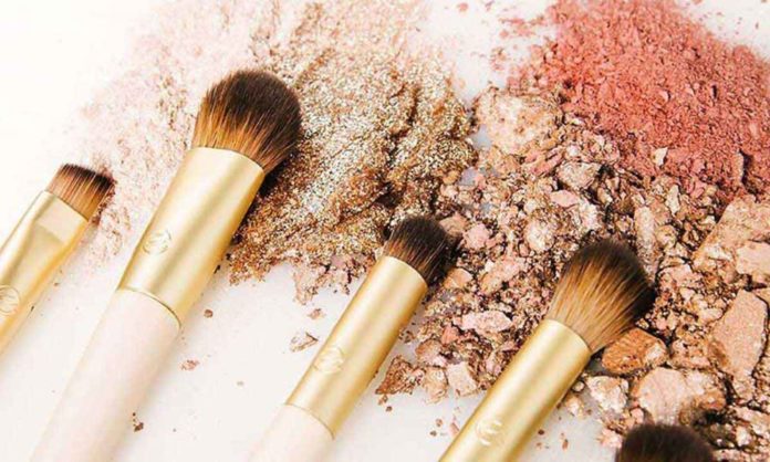 5 Ways To Clean Your Makeup Brushes Without Any Hassle