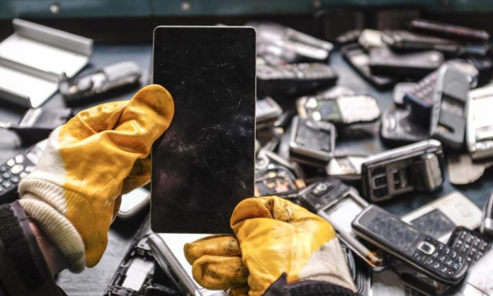 Why Five Billion Phones Will Be Thrown Away In 2022?