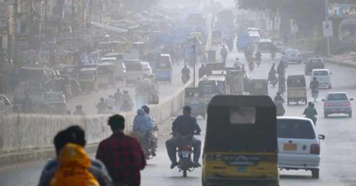 Cold Wave and Strong Winds Hit Karachi as Temperature Drops