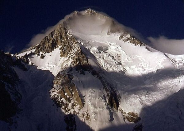 Gasherbrum 1 peaks of pakistan