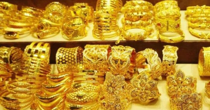 Gold Prices Hit Record High in Pakistan Amid Global Surge