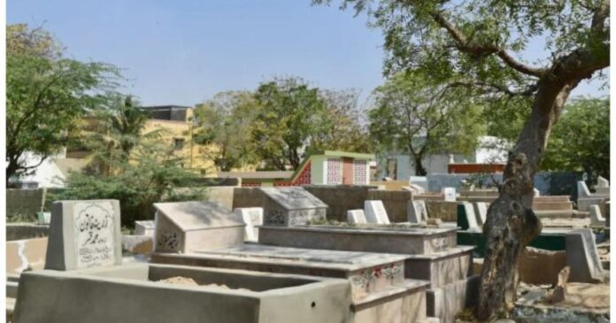 KMC Fixes Rates for Graves at Rs14,300 in Karachi (1)