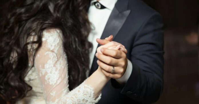 Woman's Fake Wedding Turns Out to Be Real Marriage