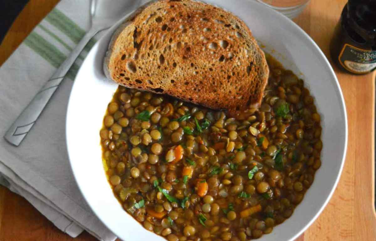 Lentil Soup with Brown Bread