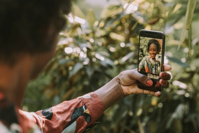 'Social Media Filters Can Trigger Depression' Expert Claims