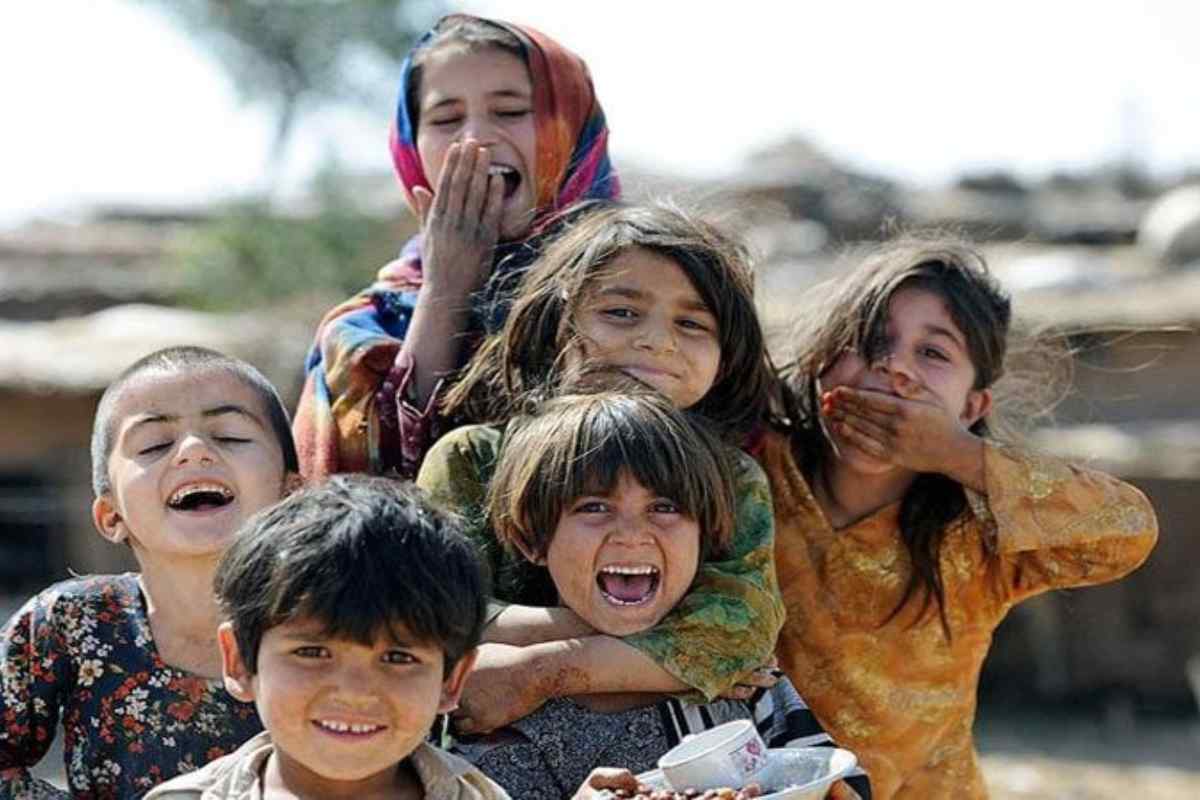 Pakistani Children Still Choosing To Smile Despite The Poverty