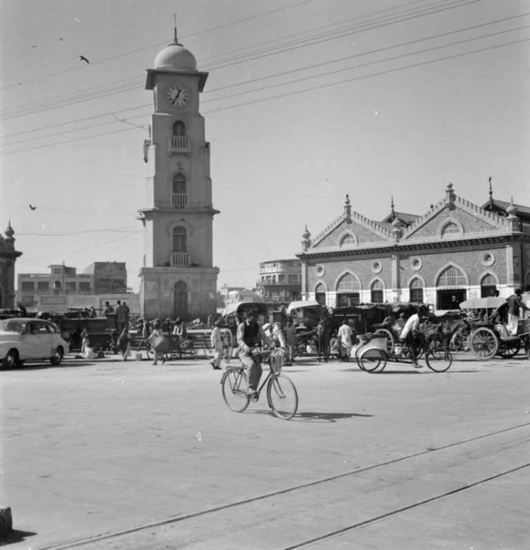 35 Photos Of Old Karachi Locations That Will Remind You Of The City's 